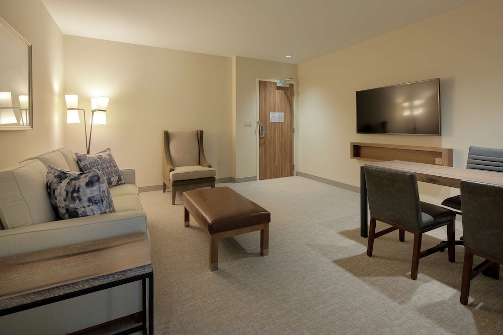 Embassy Suites By Hilton St Augustine Beach Oceanfront Resort - photo 16
