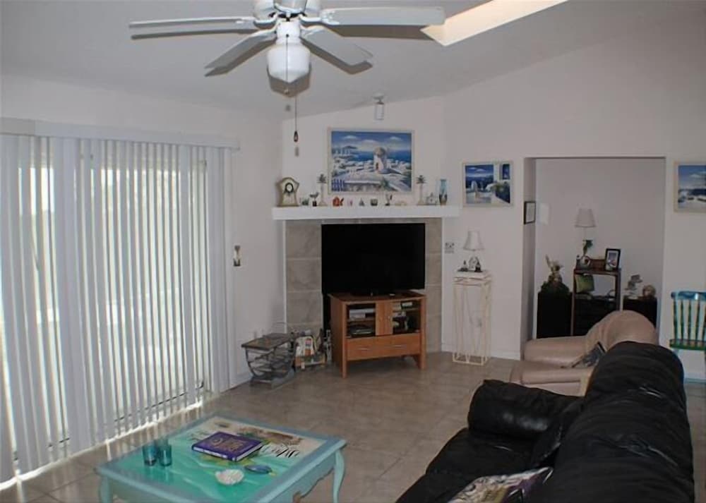 Pet Friendly Oceanfront 3 Bed 2 Bath Ocean Paradise - photo 14