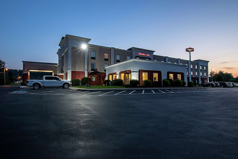 Hampton Inn Pine Grove - photo 77