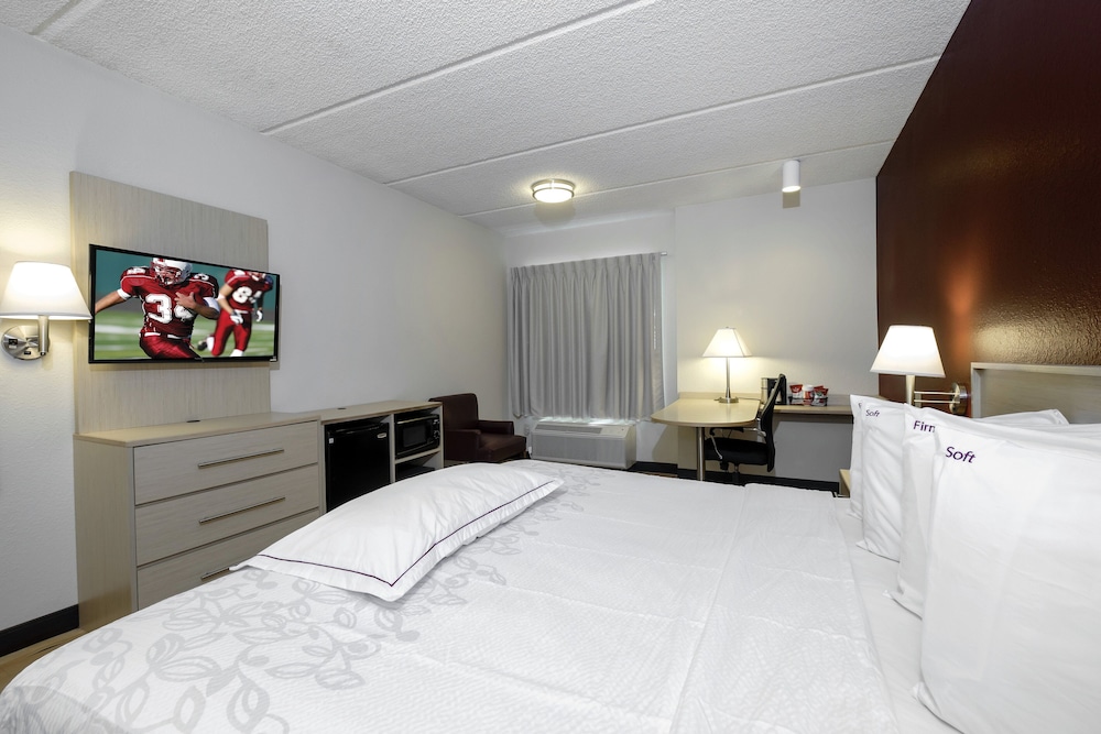 Red Roof Inn PLUS Gainesville - photo 28