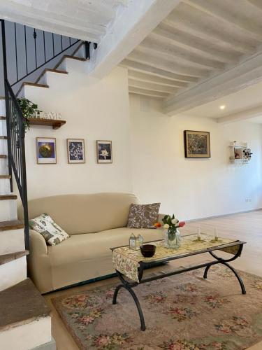 Casa Nonna Rina — 4-Star Luxury Hotel in Chiusdino, Italy