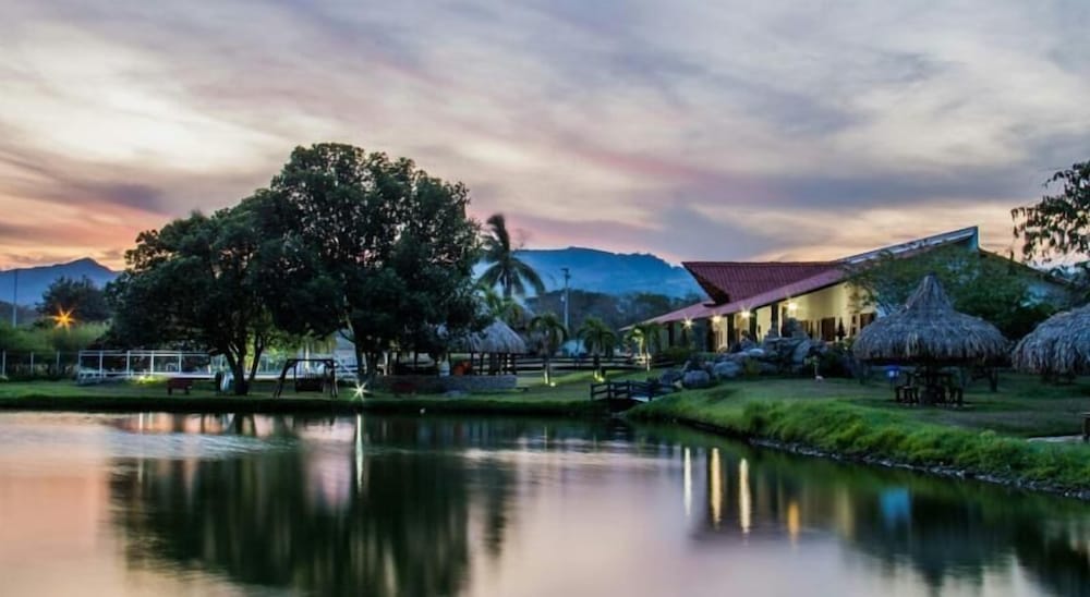 Hotel Brisas La Gaviota in San Sebastian De Mariquita, Colombia