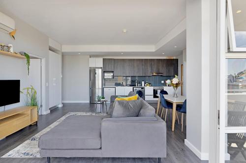 Lyra Chic Urban Apartment living in the heart of Cape Town