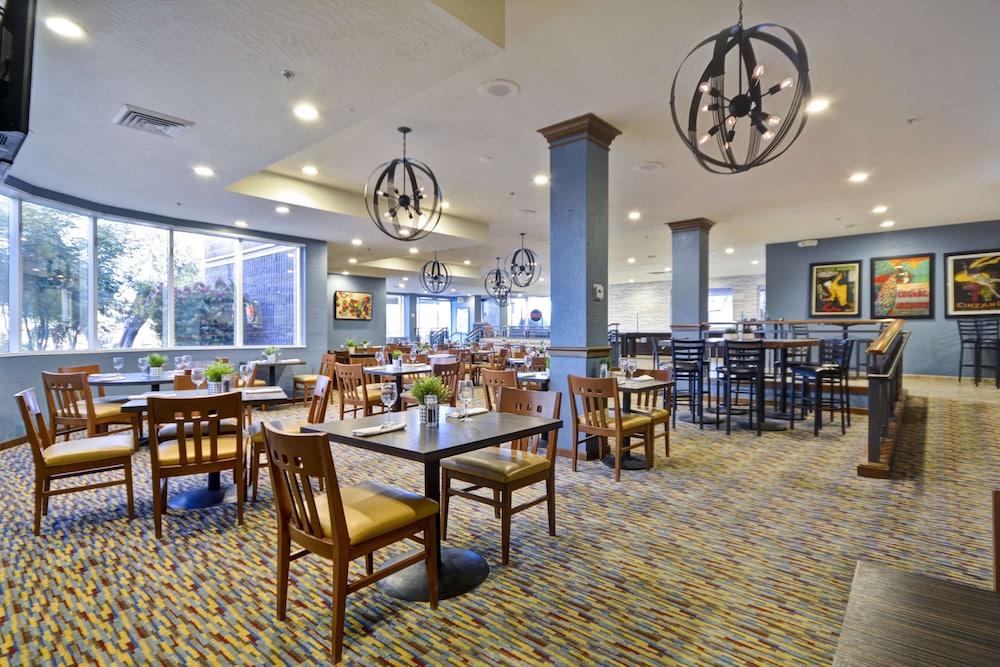 DoubleTree by Hilton Phoenix North - photo 32