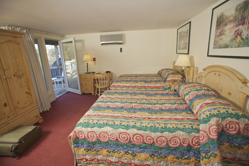 The Mountaineer Inn at Stowe - photo 15