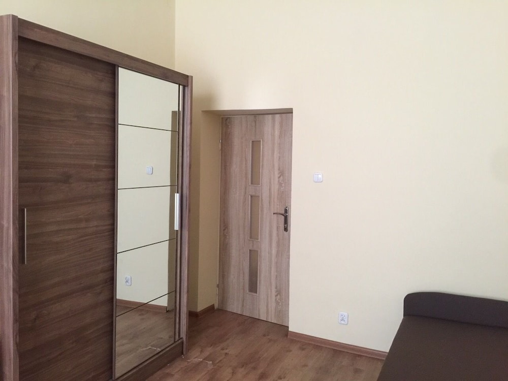 Penguin Rooms Kielce Downtown Sienkiewicza in Kielce, Poland