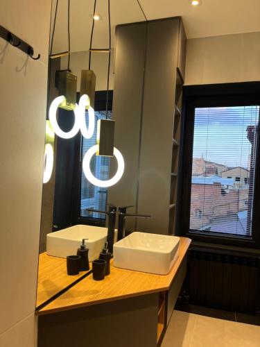 J&J City Centre Apartment