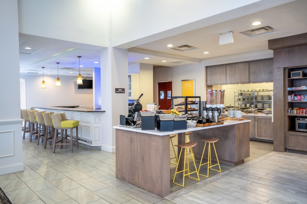 Hilton Garden Inn Richmond Airport - photo 24