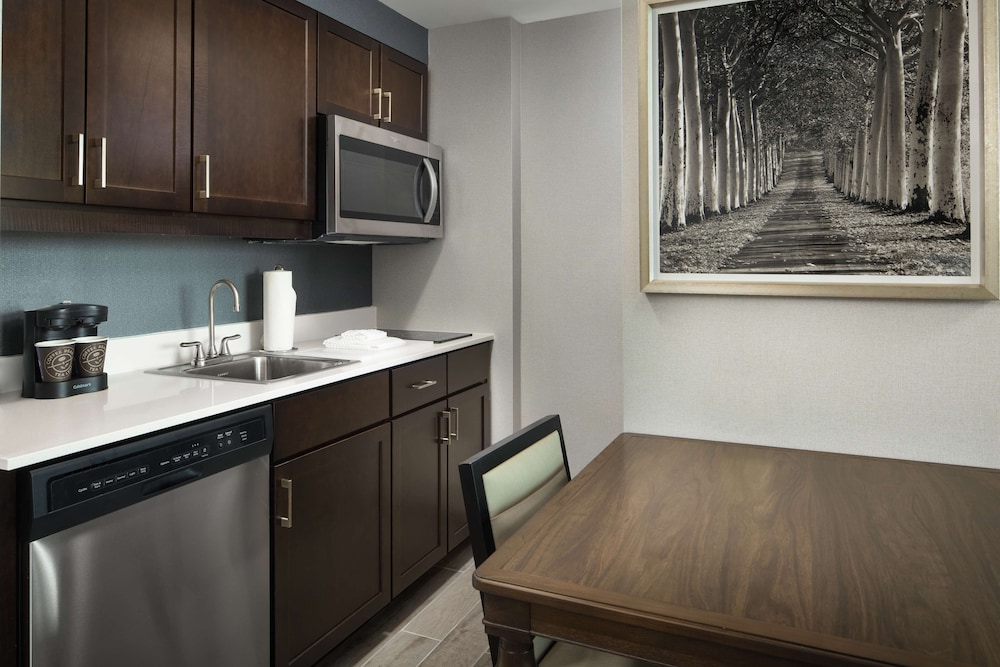 Homewood Suites by Hilton Teaneck Glenpointe - photo 23