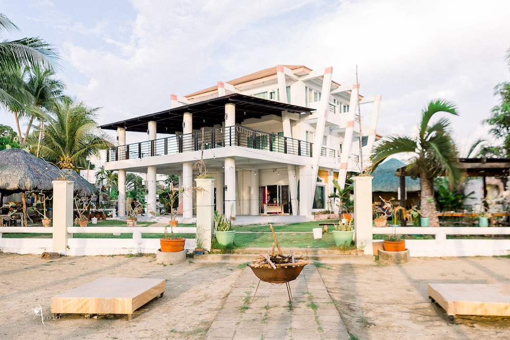 North Shores Inn — hotel in Currimao