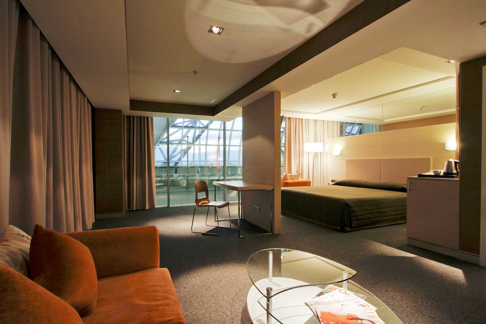 Miracle Transit Hotel - last minute hotel in Bangkok