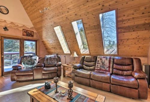 Raven s Nest Cabin with Glowing Bocce Ball Court — 4-Star Luxury Hotel in Angel Fire, United States