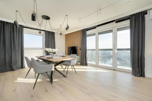 Exclusive River View Apartment with Balcony & FREE GARAGE by Renters Prestige — 4-Star Luxury Hotel in Wroclaw, Poland