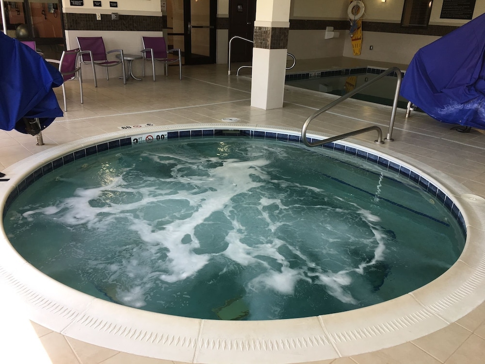 Hampton Inn & Suites Sandusky Milan - photo 19