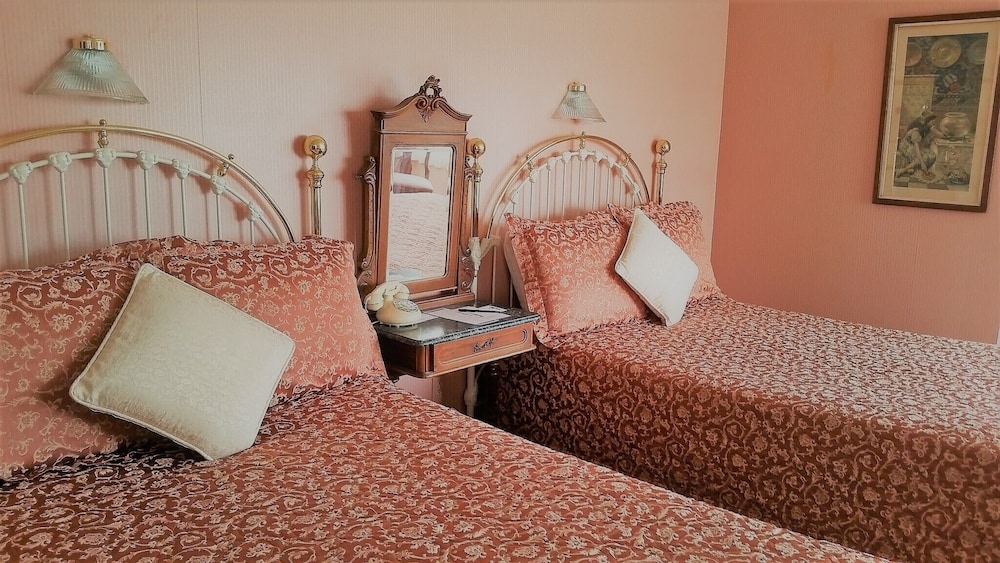 The Mendocino Hotel and Garden Suites - photo 8
