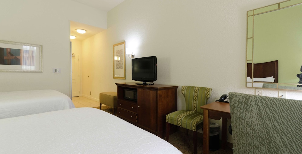 Hampton Inn Hickory - photo 18