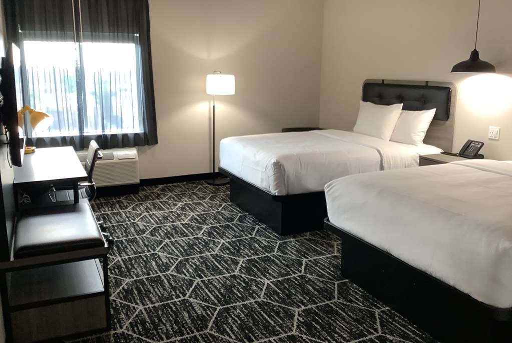 La Quinta Inn & Suites by Wyndham Corpus Christi Southeast - photo 12