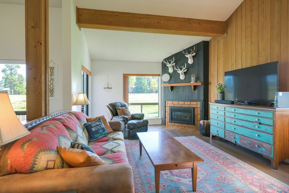 Uptown Abode 4 Mi to Dtwn Pagosa Springs — 4-Star Luxury Hotel in Pagosa Springs, United States