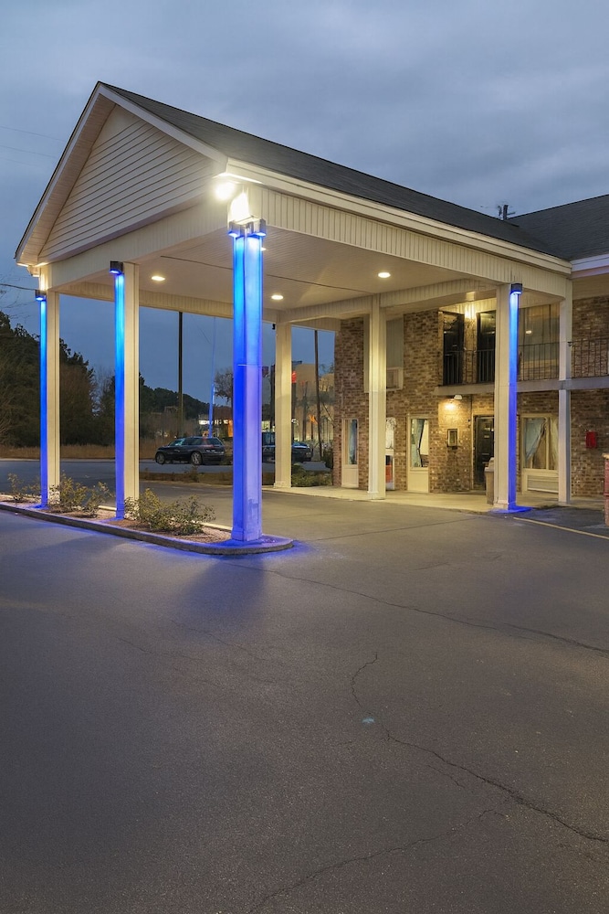 Days Inn by Wyndham Manning - photo 18