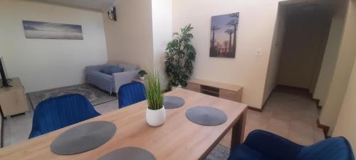 Impala Suite Entire Unit 2 bedroom with 1 ensuite bathroom — 4-Star Luxury Hotel in Ladysmith, South Africa