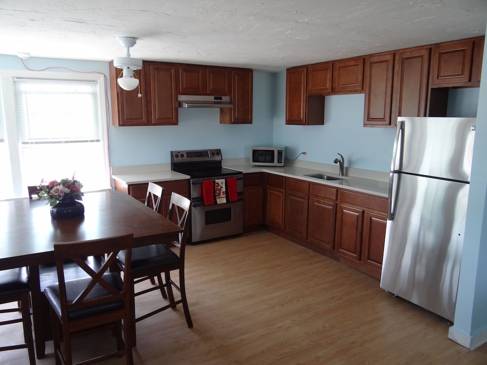 Jonathan Edwards Motel - photo 7