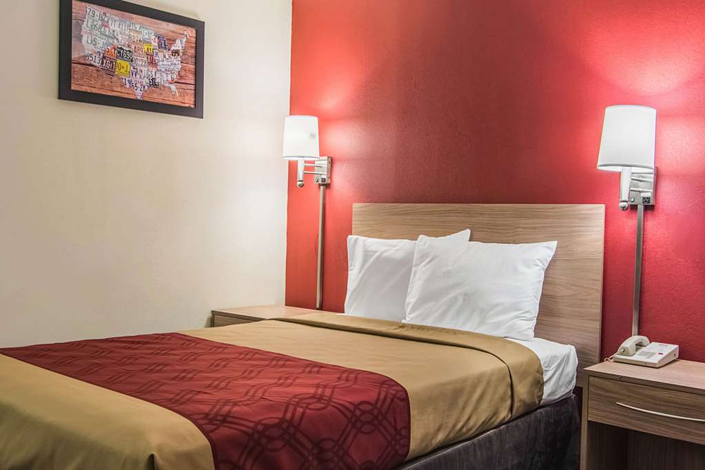 Econo Lodge Fort Payne - photo 13