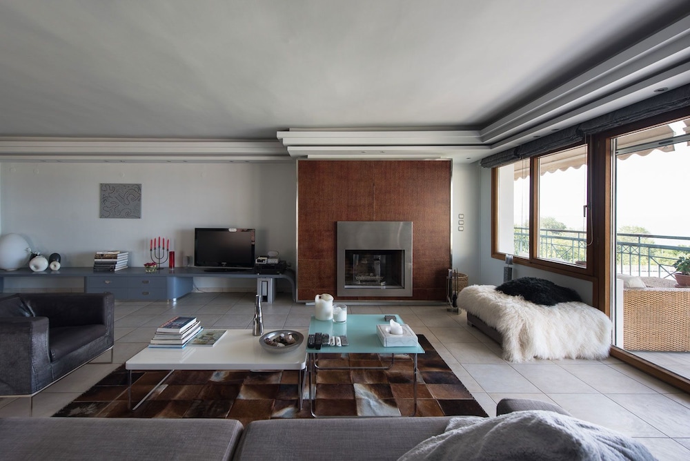 Cosmopolitan Maison — 4-Star Luxury Hotel in Thessaloniki, Greece