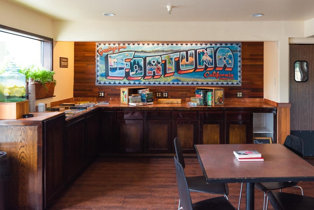 The Redwood Riverwalk A Boutique Hotel - photo 3