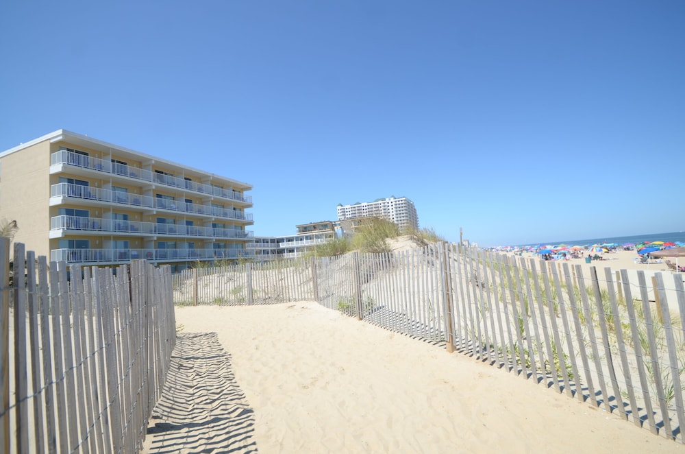 SeaLoft Oceanfront Hotel - photo 32