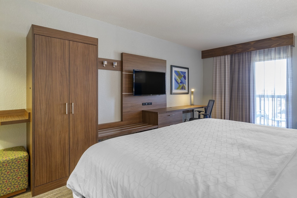 Holiday Inn Express Cape Coral Fort Myers Area by IHG - photo 15