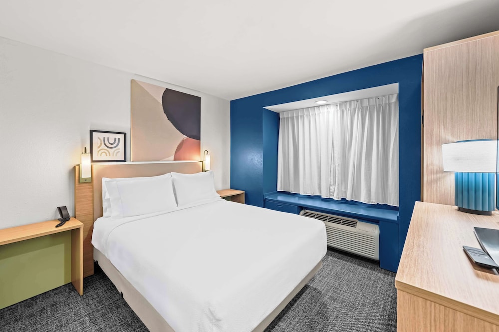 Spark by Hilton Sterling Dulles Airport - photo 22