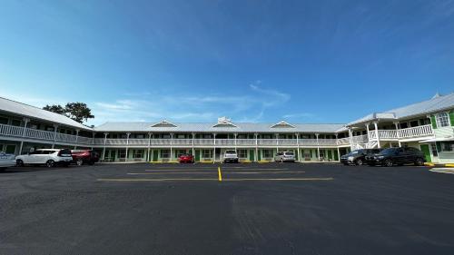 Key West Inn Chatsworth - featured photo