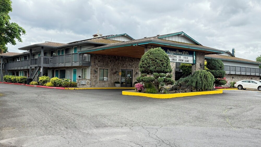 PepperTree Inn - photo 30