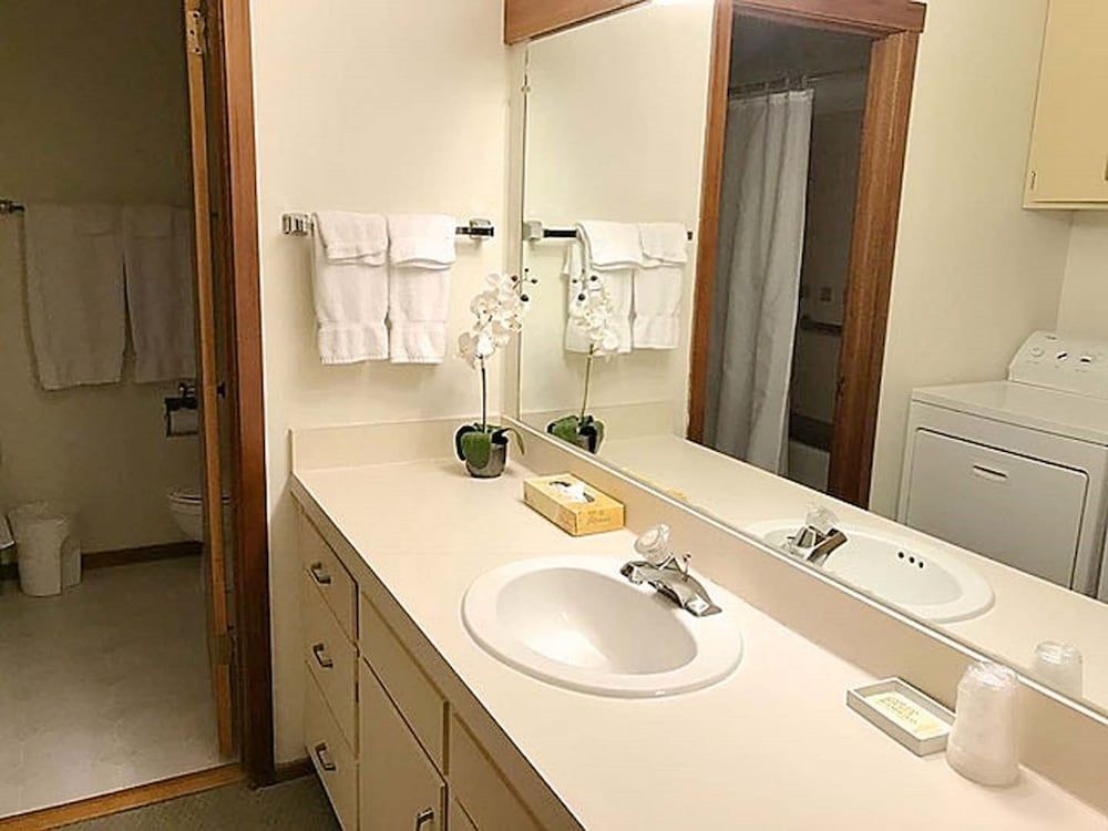 Jackson Hole Vacation Condominiums; a VRI resort - photo 2