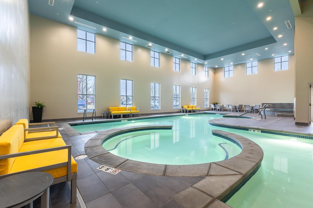 Hampton Inn & Suites Logan - photo 46