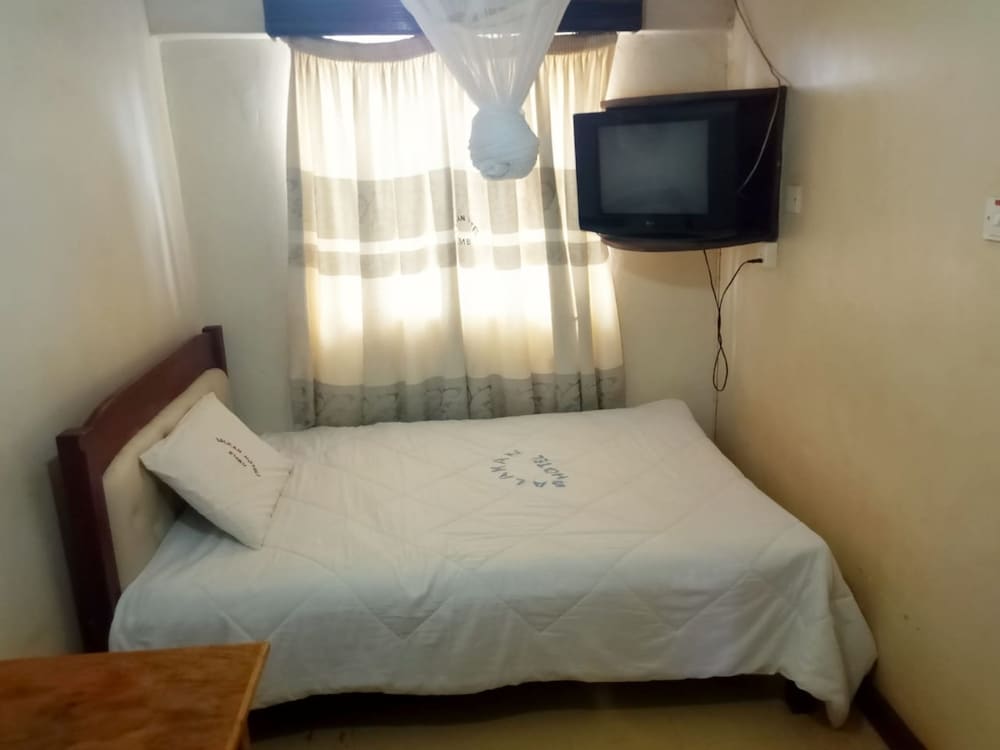 Salkan Hotel — Embu — photo 2
