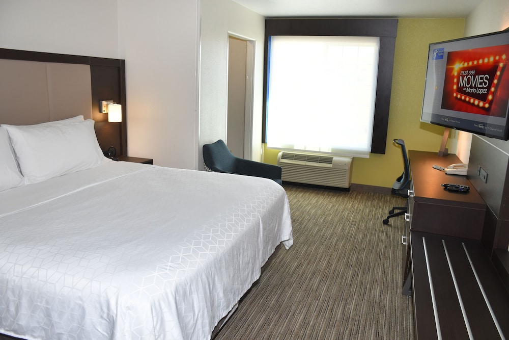 Holiday Inn Express & Suites Evanston By IHG - photo 13