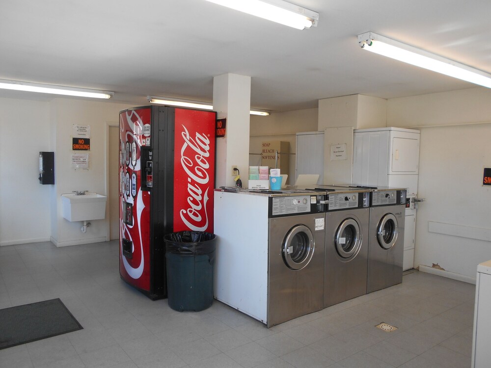 Super Saver Inn - photo 32