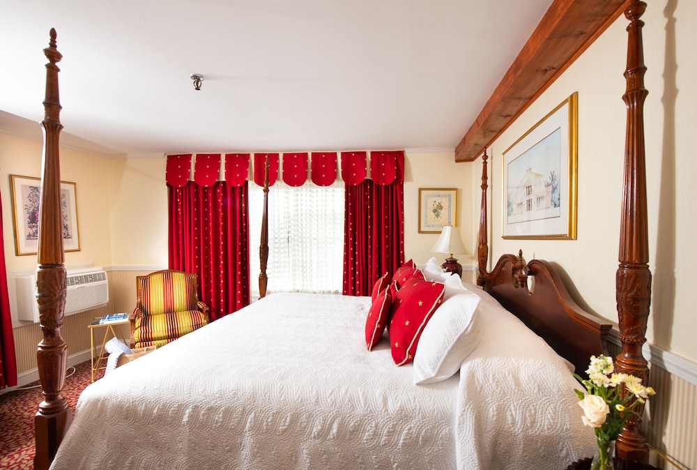 Americas Cup Inn - photo 17