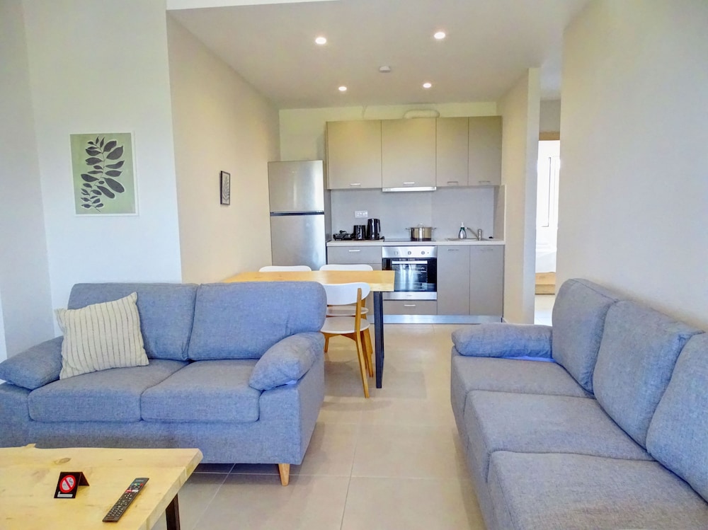 Lyrids Apartments — 4-Star Luxury Hotel in Rethymno, Greece