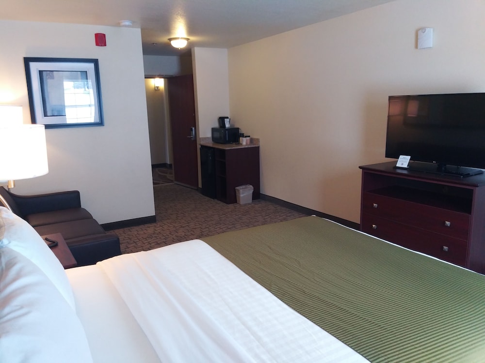 Cobblestone Inn & Suites Barron - photo 10