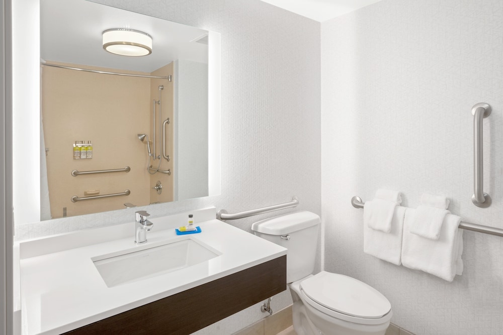 Holiday Inn Express & Suites Marysville an IHG Hotel - photo 3