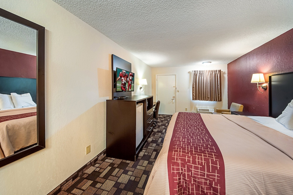 Red Roof Inn Anderson IN - photo 18