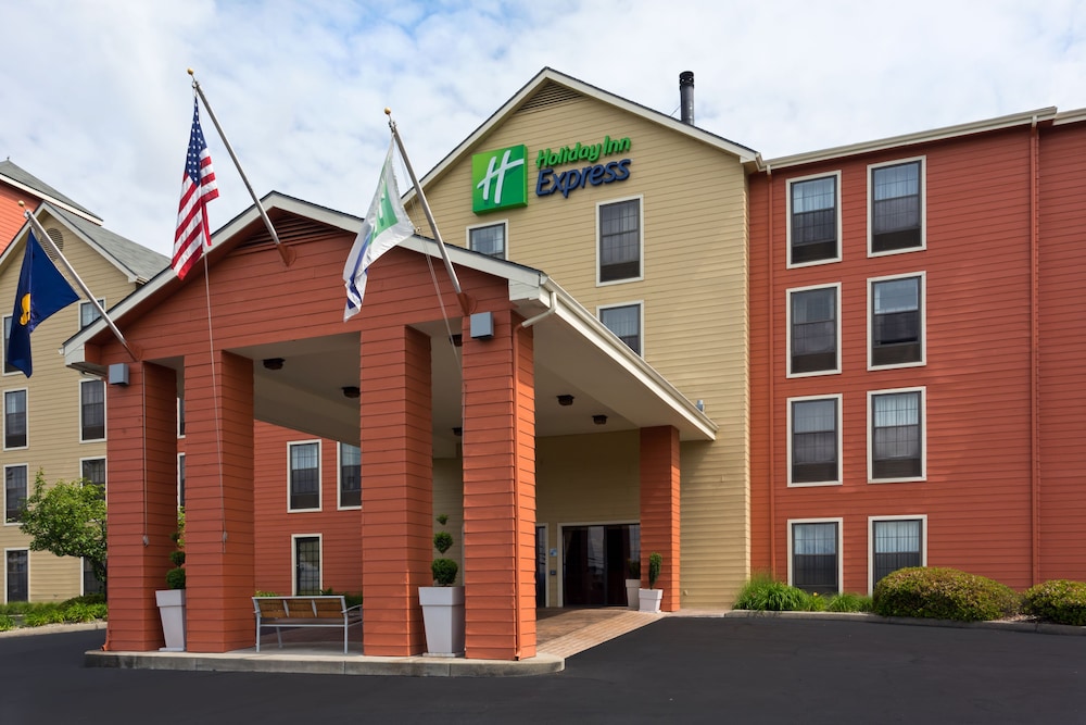 Holiday Inn Express Grants Pass by IHG - photo 40