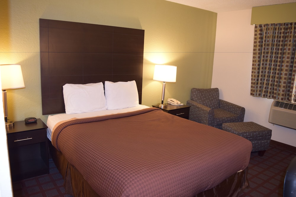 Super 8 by Wyndham Saginaw - photo 7