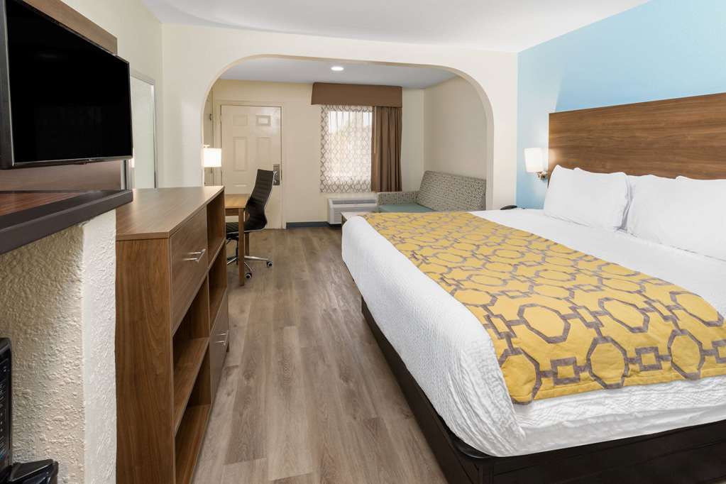 Baymont by Wyndham Biloxi Ocean Springs - photo 11