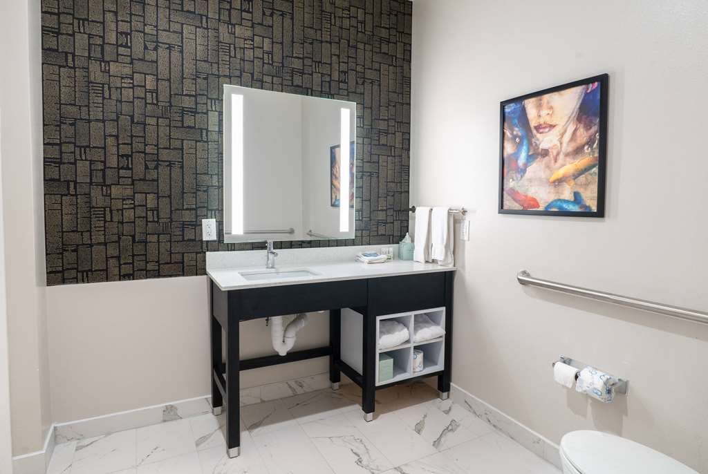 La Quinta Inn & Suites by Wyndham Corpus Christi Southeast - photo 61