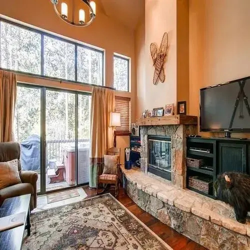 Village Point By Pinnacle Lodging - photo 6