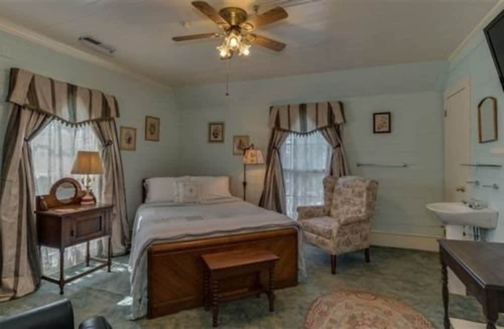 Carrier Houses B&B - photo 7