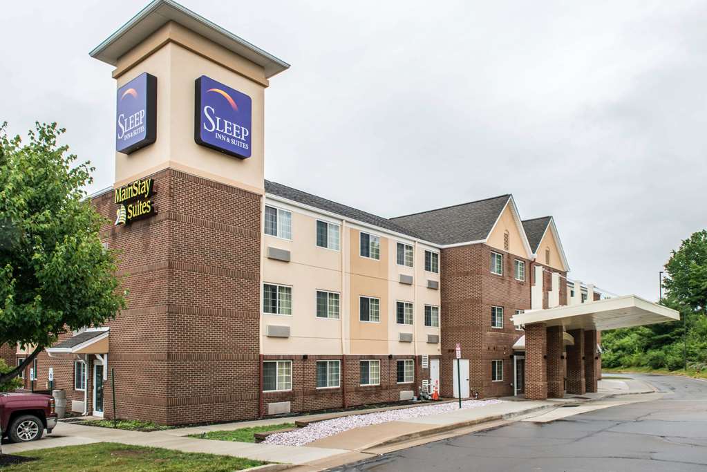 Sleep Inn & Suites Pittsburgh Airport in Pittsburgh, United States
